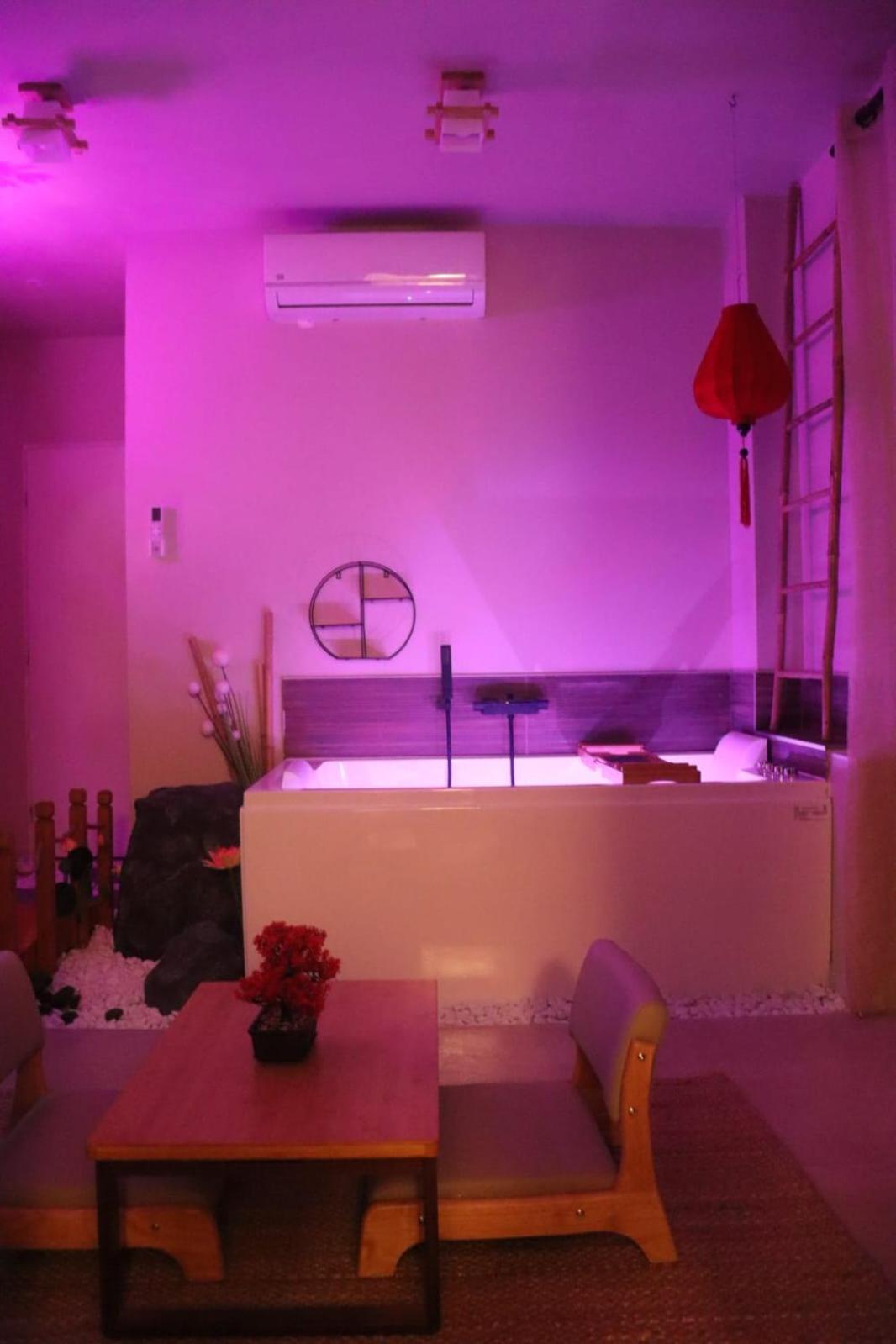Loveroom Japon Avec Balneotherapie Toulon Eksteriør bilde