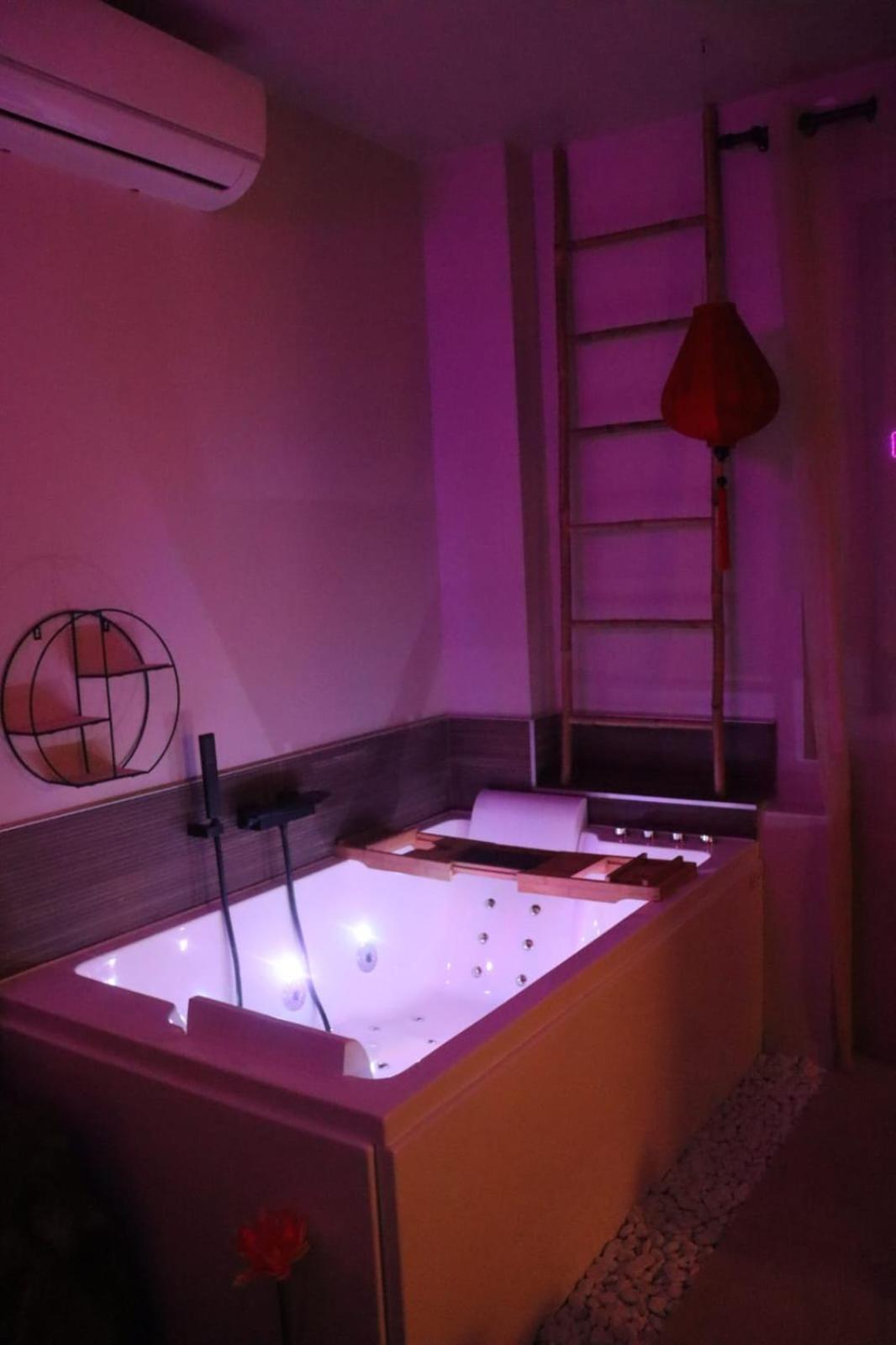 Loveroom Japon Avec Balneotherapie Toulon Eksteriør bilde