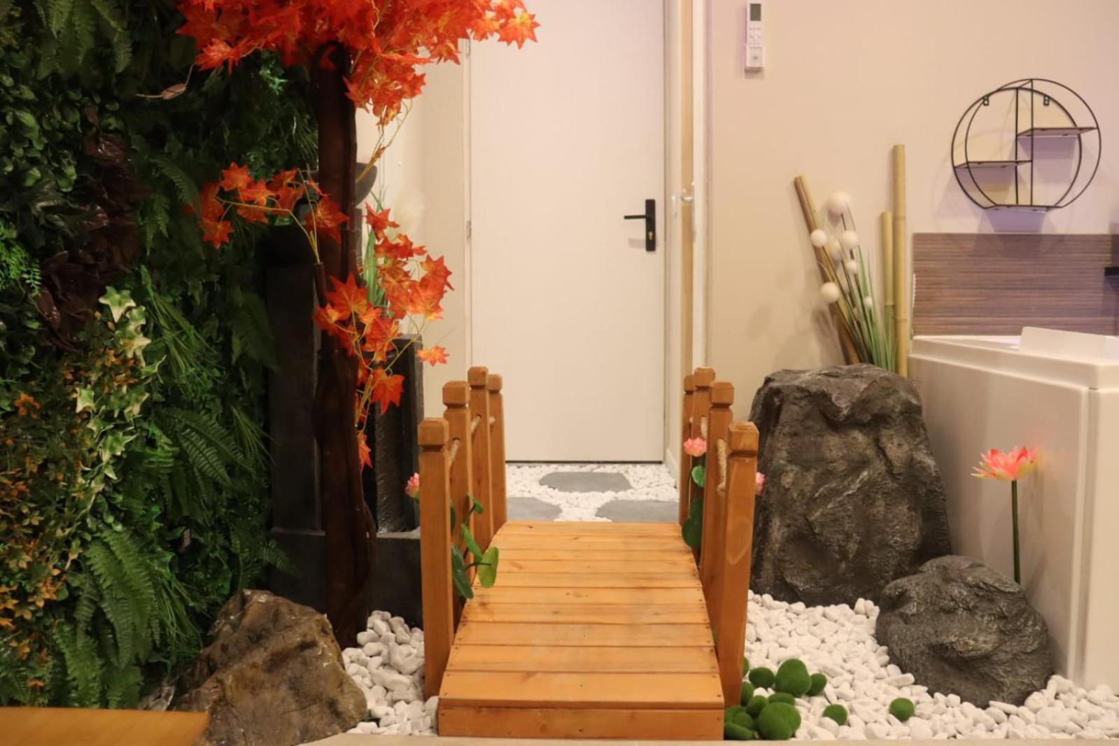 Loveroom Japon Avec Balneotherapie Toulon Eksteriør bilde